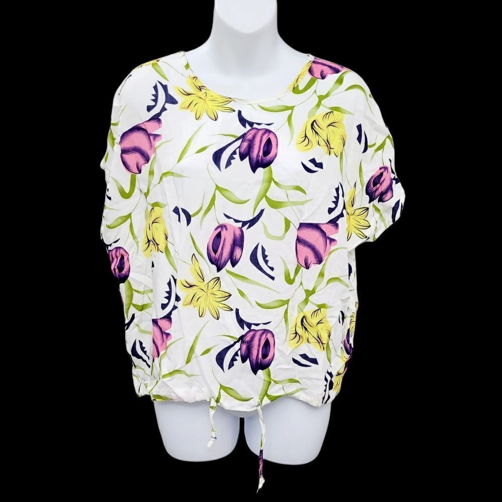 2/$20 Y2K White With Flowers Pattern Top Blouse Size: M